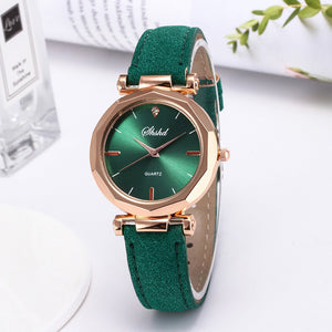 2020 Fashion Women Leather Watch Casual Luxury Analog Quartz Crystal Wristwatch Buckle Plastic Rhinestone Designer Ladies Clock